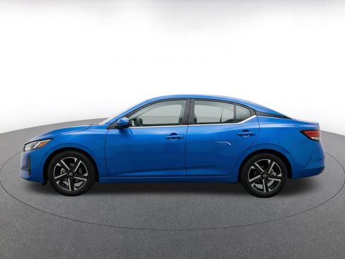 Used 2025 Nissan Sentra SV FWD image 4