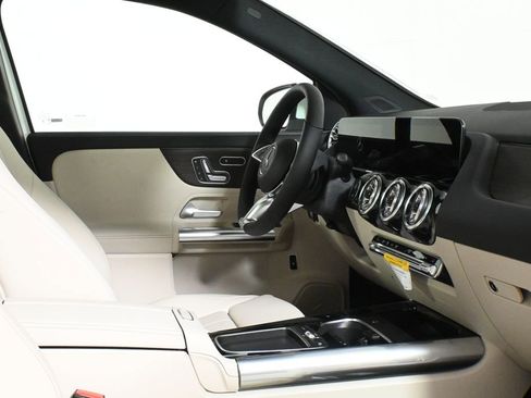 New 2026 Mercedes-Benz GLA 250 4MATIC image 32