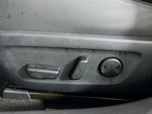 Used 2022 MAZDA MAZDA3 s image 4