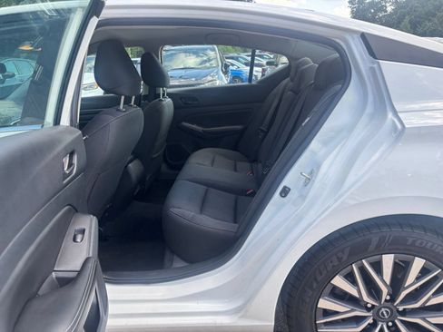 Used 2025 Nissan Altima 2.5 SV FWD image 20