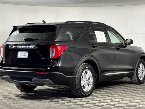 Used 2024 Ford Explorer XLT w/ Equipment Group 202A image 3