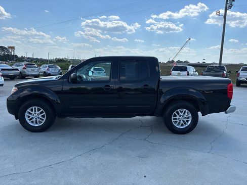Used 2015 Nissan Frontier SV w/ SV Value Truck Package RWD image 8