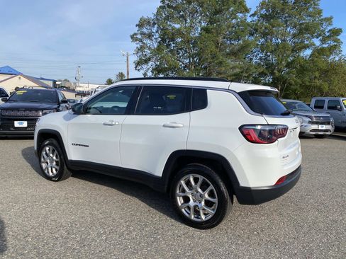 Certified 2022 Jeep Compass Latitude image 6