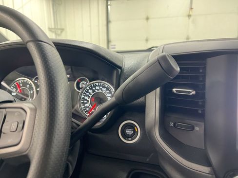 Used 2024 RAM 2500 Tradesman w/ Chrome Appearance Group AWD/4WD image 14