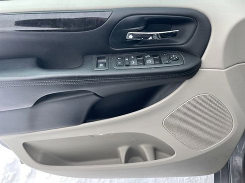 Used 2014 Dodge Grand Caravan SXT w/ Security Group image 18