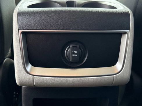 Used 2022 Kia Carnival LX FWD image 16