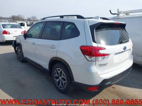 Used 2020 Subaru Forester Premium AWD/4WD image 2