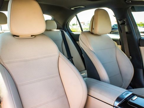 Used 2022 Mercedes-Benz C 300 4MATIC Sedan image 36