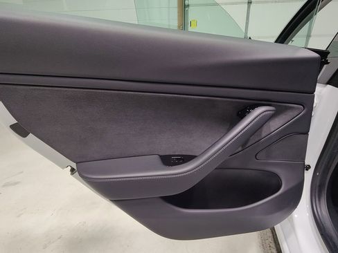 Used 2020 Tesla Model 3 Long Range image 32