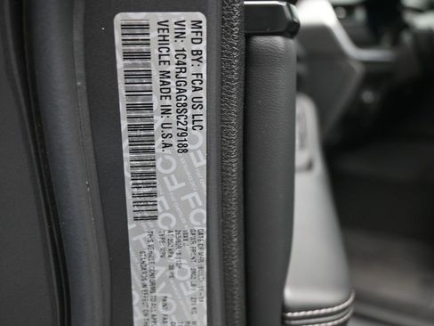 Used 2025 Jeep Grand Cherokee Altitude image 20