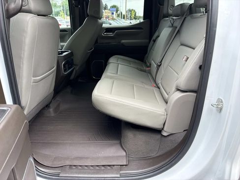 Used 2023 GMC Sierra 1500 SLT w/ SLT Premium Package AWD/4WD image 28