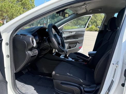 Used 2019 Kia Forte Sedan FWD image 17