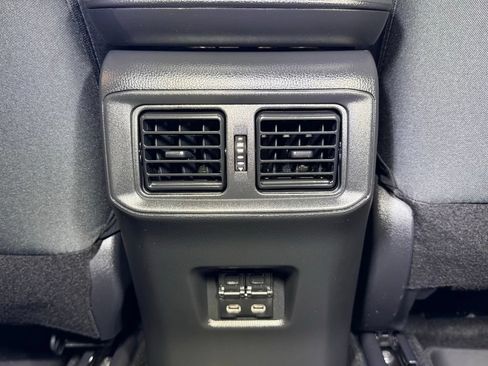 Used 2023 Toyota RAV4 XLE AWD/4WD image 45