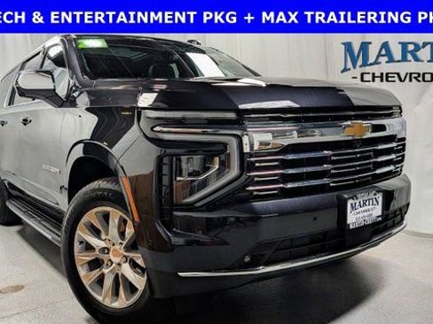 Used 2025 Chevrolet Suburban Premier image 1