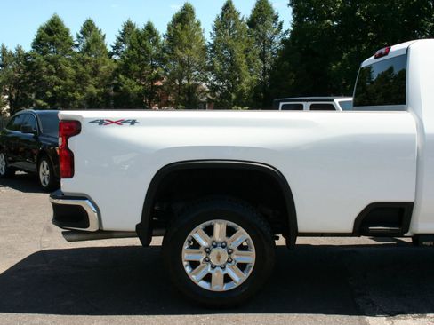 Used 2024 Chevrolet Silverado 2500 LT w/ Convenience Package AWD/4WD image 28