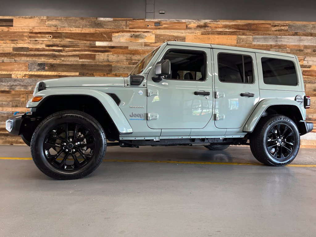 Used 2024 Jeep Wrangler Unlimited Sahara w/ Safety Group AWD/4WD image 49