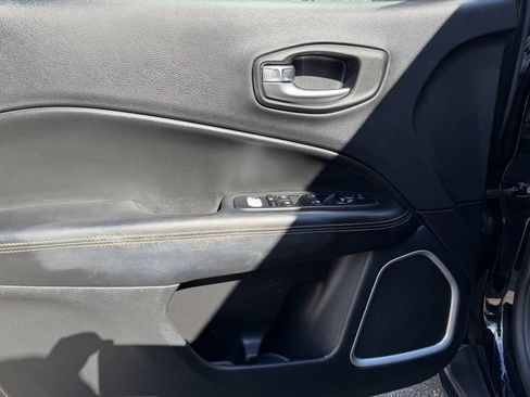 Used 2018 Jeep Compass Limited w/ Navigation Group image 14