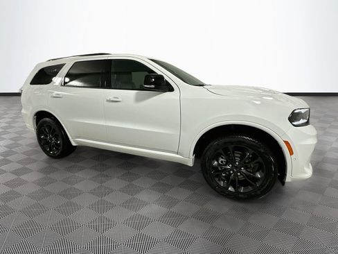 Used 2025 Dodge Durango GT AWD/4WD image 3
