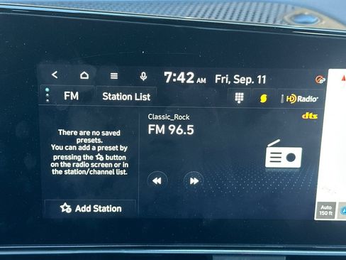 Used 2024 Hyundai Elantra Limited FWD image 16