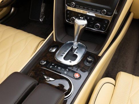 Used 2015 Bentley Flying Spur W12 image 20