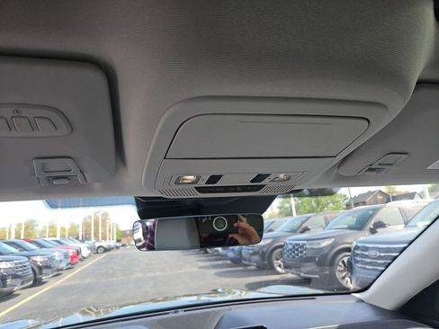 Used 2025 Ford Mustang Mach-E Premium AWD/4WD image 23