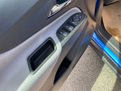 Used 2024 Chevrolet Equinox LS w/ LS Convenience Package FWD image 10