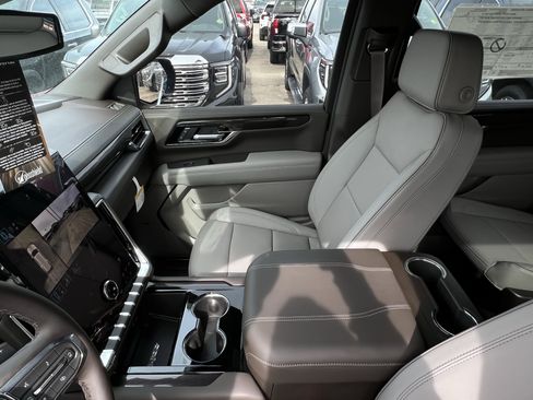New 2026 GMC Yukon XL Elevation w/ LPO, Floor Liner Package image 23