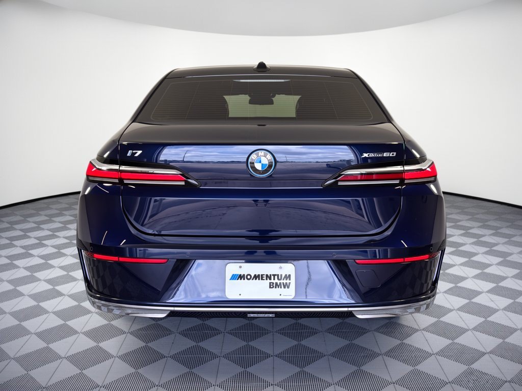 Used 2023 BMW i7 xDrive60 AWD/4WD image 11
