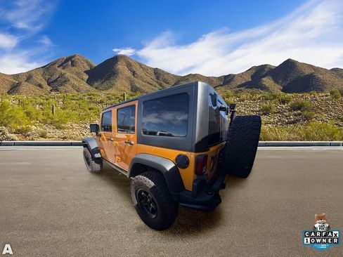 Used 2013 Jeep Wrangler Unlimited Rubicon w/ Max Tow Pkg AWD/4WD image 3