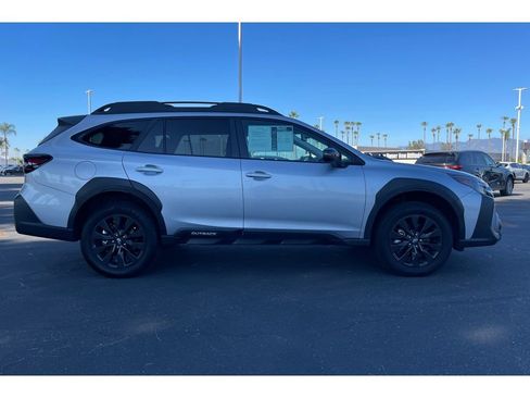 Used 2025 Subaru Outback Onyx Edition image 7