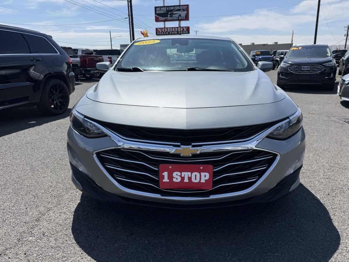 Used 2023 Chevrolet Malibu LT FWD image 2