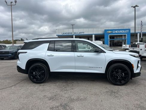 New 2026 Chevrolet Traverse RS w/ LPO, Floor Liner Package image 2