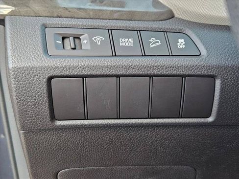Used 2017 Hyundai Santa Fe Sport FWD image 13