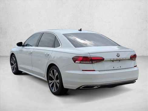 Used 2022 Volkswagen Passat 2.0T SE FWD image 7