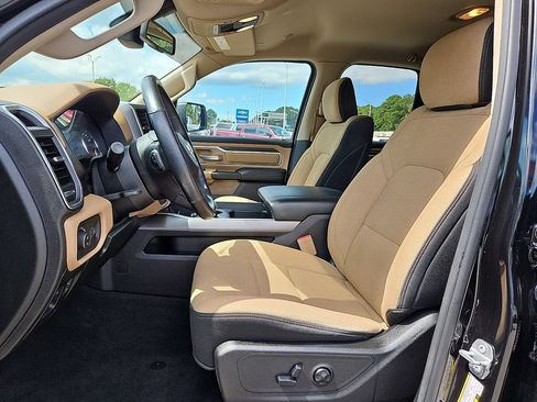 Used 2019 RAM 1500 Big Horn AWD/4WD image 12