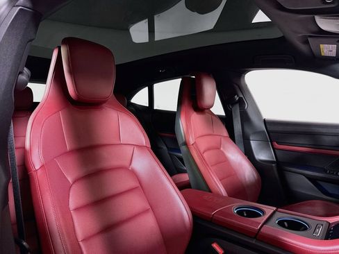 Certified 2023 Porsche Taycan 4 Cross Turismo AWD/4WD image 18