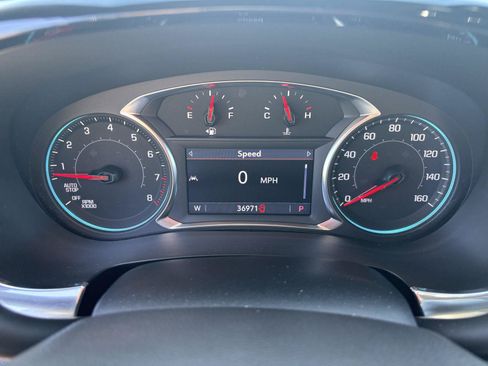 Used 2023 Chevrolet Traverse LT FWD image 23