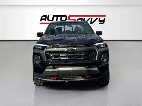 Used 2025 Chevrolet Colorado Z71 w/ Technology Package image 2