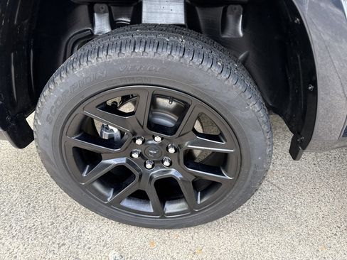 Used 2025 RAM 1500 Laramie w/ Night Edition AWD/4WD image 17