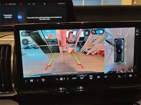 Used 2025 Ford Expedition Platinum image 17