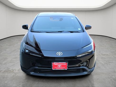 Used 2025 Toyota Prius LE AWD/4WD image 6