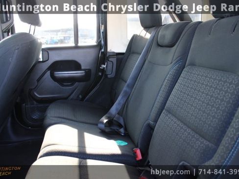 Used 2021 Jeep Wrangler Unlimited Islander image 33