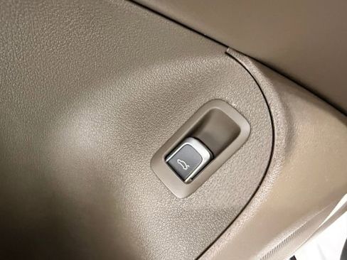 Used 2015 Audi Q5 2.0T Premium Plus w/ Technology Package image 38