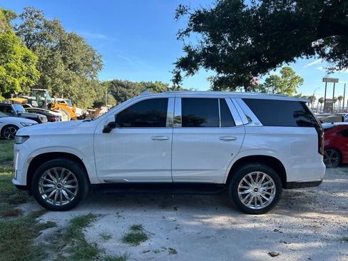 Used 2021 Cadillac Escalade Premium Luxury AWD/4WD image 18