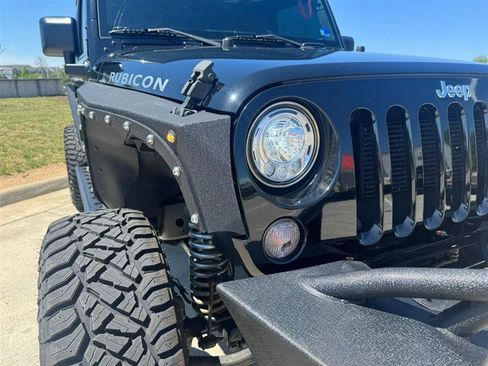 Used 2018 Jeep Wrangler Unlimited Rubicon w/ Connectivity Group AWD/4WD image 20