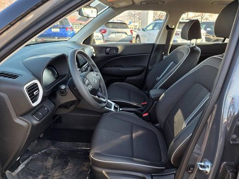 Used 2026 Hyundai Venue SEL FWD image 13