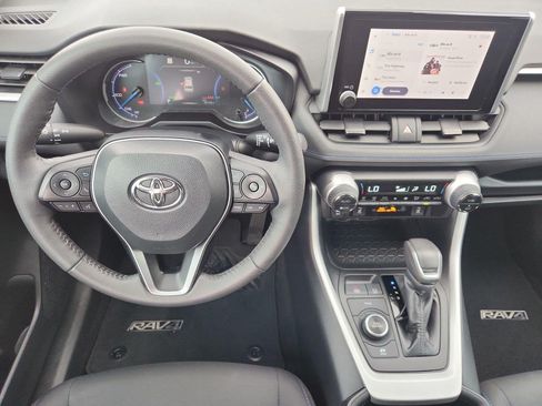 Used 2024 Toyota RAV4 SE w/ Convenience Package AWD/4WD image 24