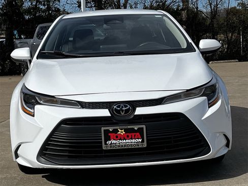 Used 2024 Toyota Corolla LE image 7