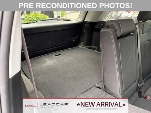 Used 2023 Jeep Grand Cherokee Laredo AWD/4WD image 14