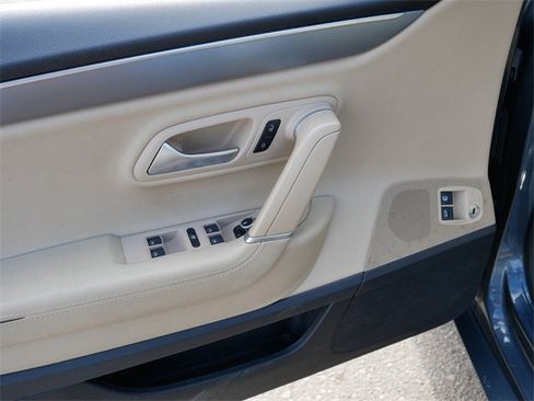 Used 2013 Volkswagen CC Lux image 16